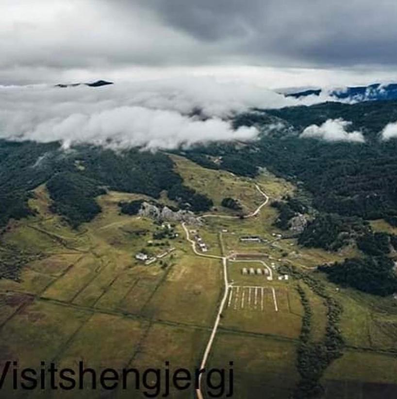 Отель Camping Shengjergj Тирана Экстерьер фото